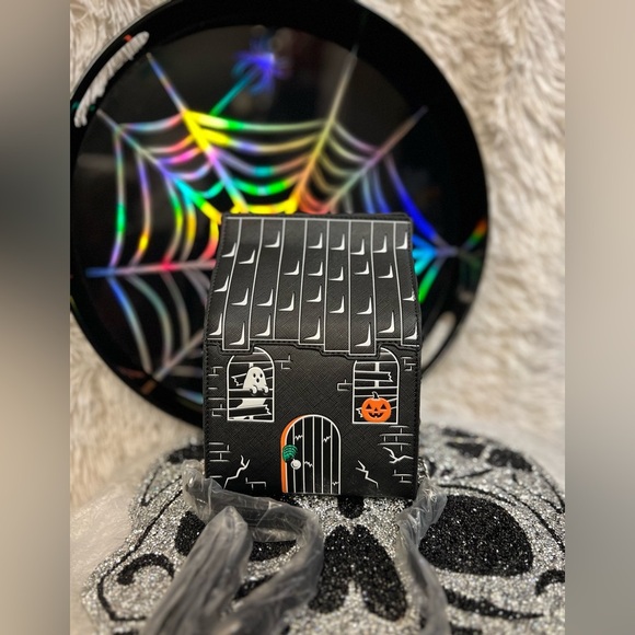 🎃🖤👻BNWOT-MAD ENGINE VIRAL HALLOWEEN SUPER CUTE HAUNTED HOUSE CROSSBODY 🎃🖤👻 - Picture 6 of 13